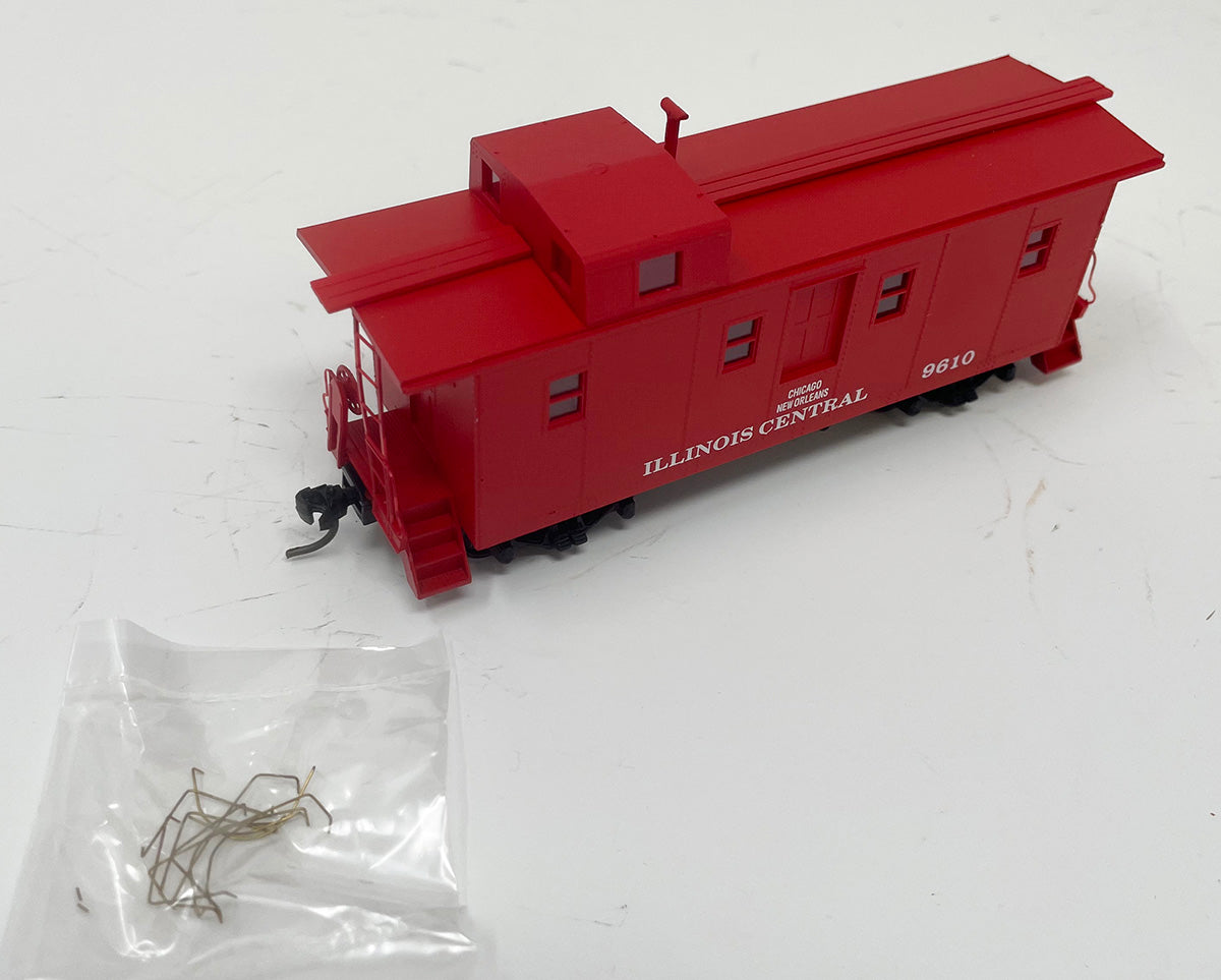 CCS1022 IC Side Door Caboose - IC Red #9610