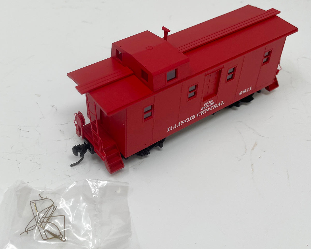 CCS1026 IC Side Door Caboose - IC Red #9811