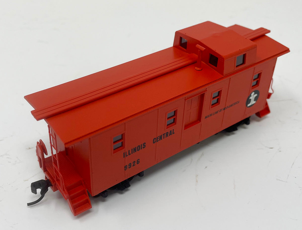 CCS1031 IC Side Door Caboose - IC Orange #9926