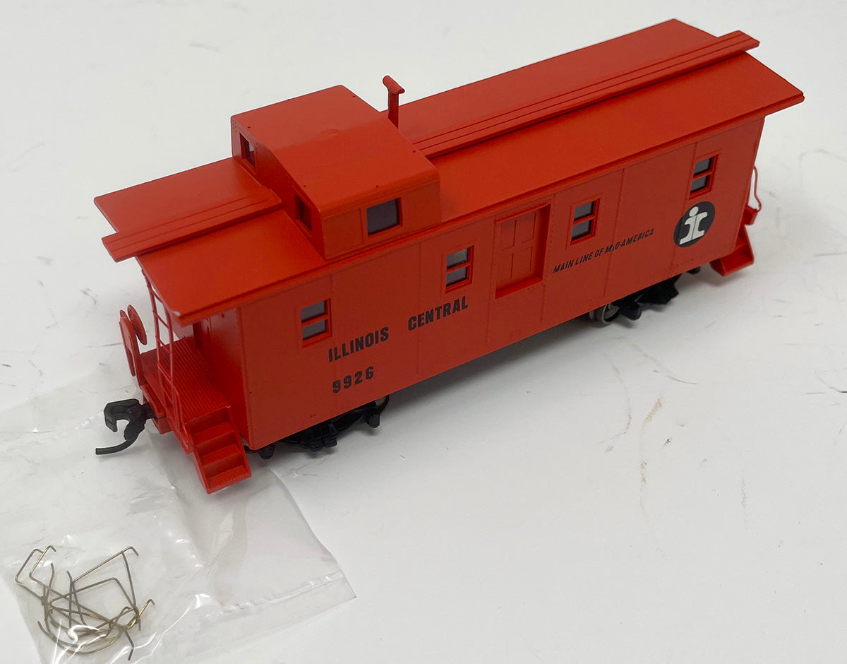 CCS1031 IC Side Door Caboose - IC Orange #9926