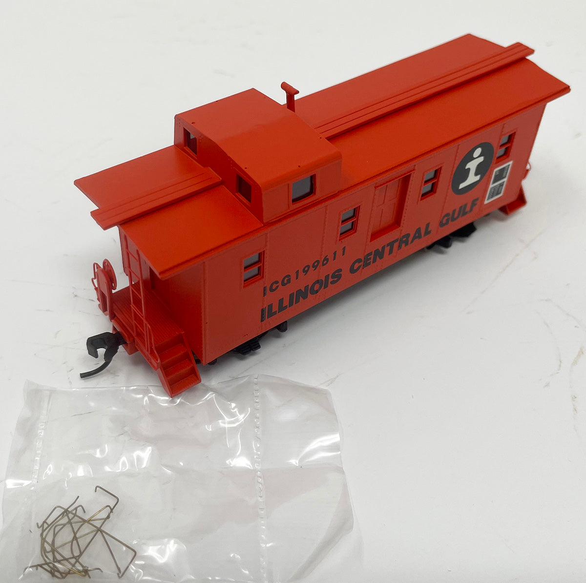 CCS1032 IC Side Door Caboose - ICG Orange #199611
