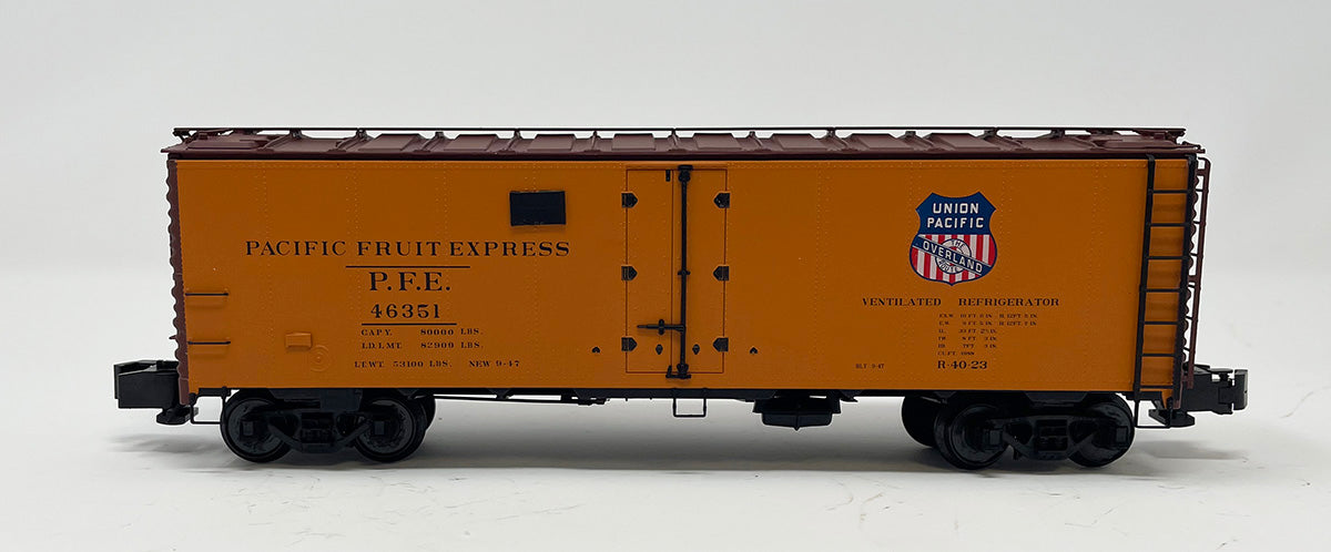 SSA2302 40' R-40-23 Steel Reefer - PFE Overland (Pacific Fruit Express)
