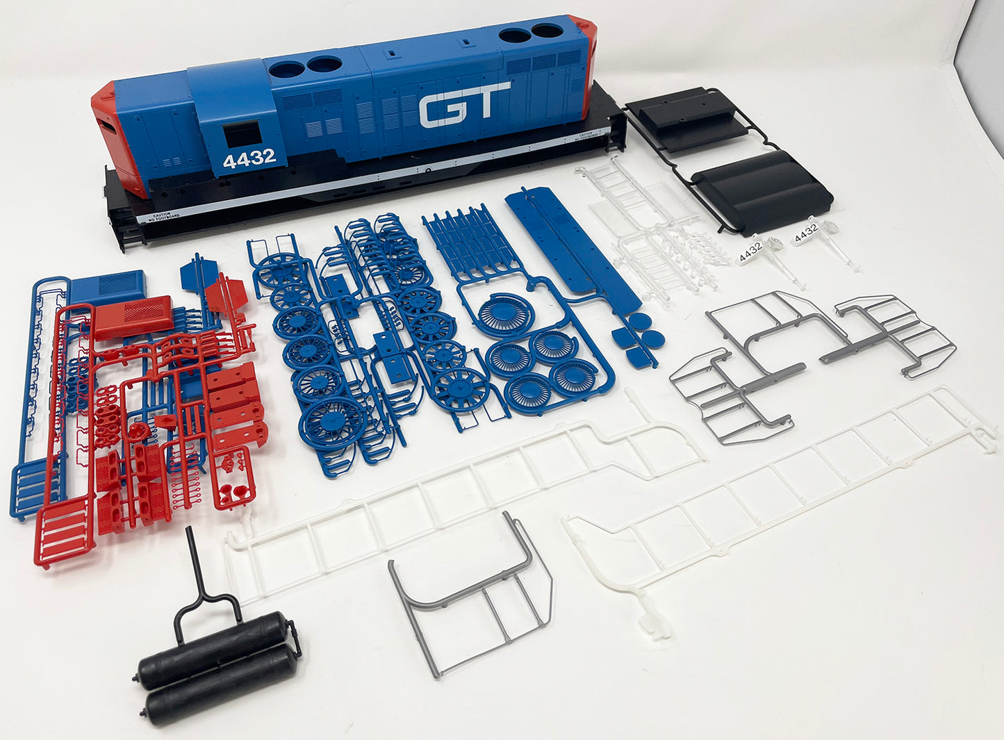 RED GP9 Shell - GTW #4432 Ptd Kit