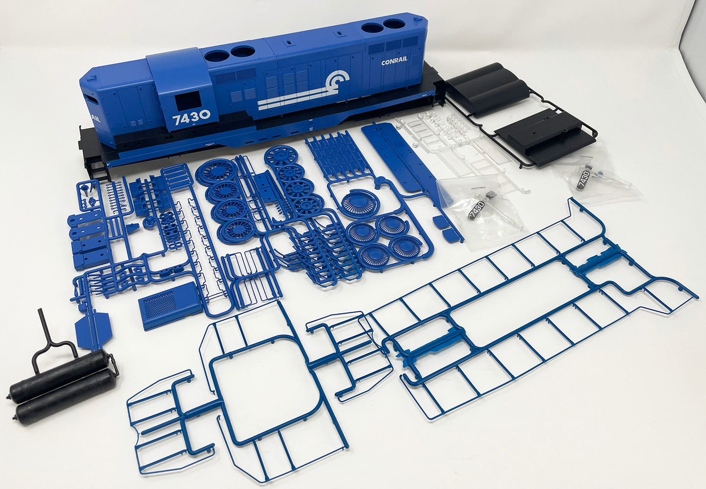 RED GP9 Shell - Conrail #7430 Ptd Kit