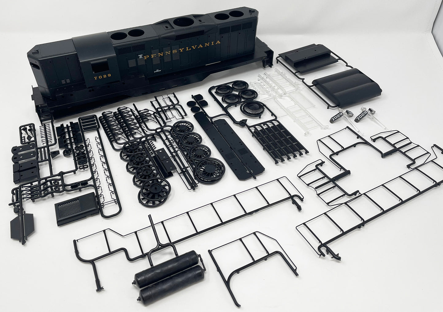 RED GP9 Shell - PRR #7029 Ptd Kit