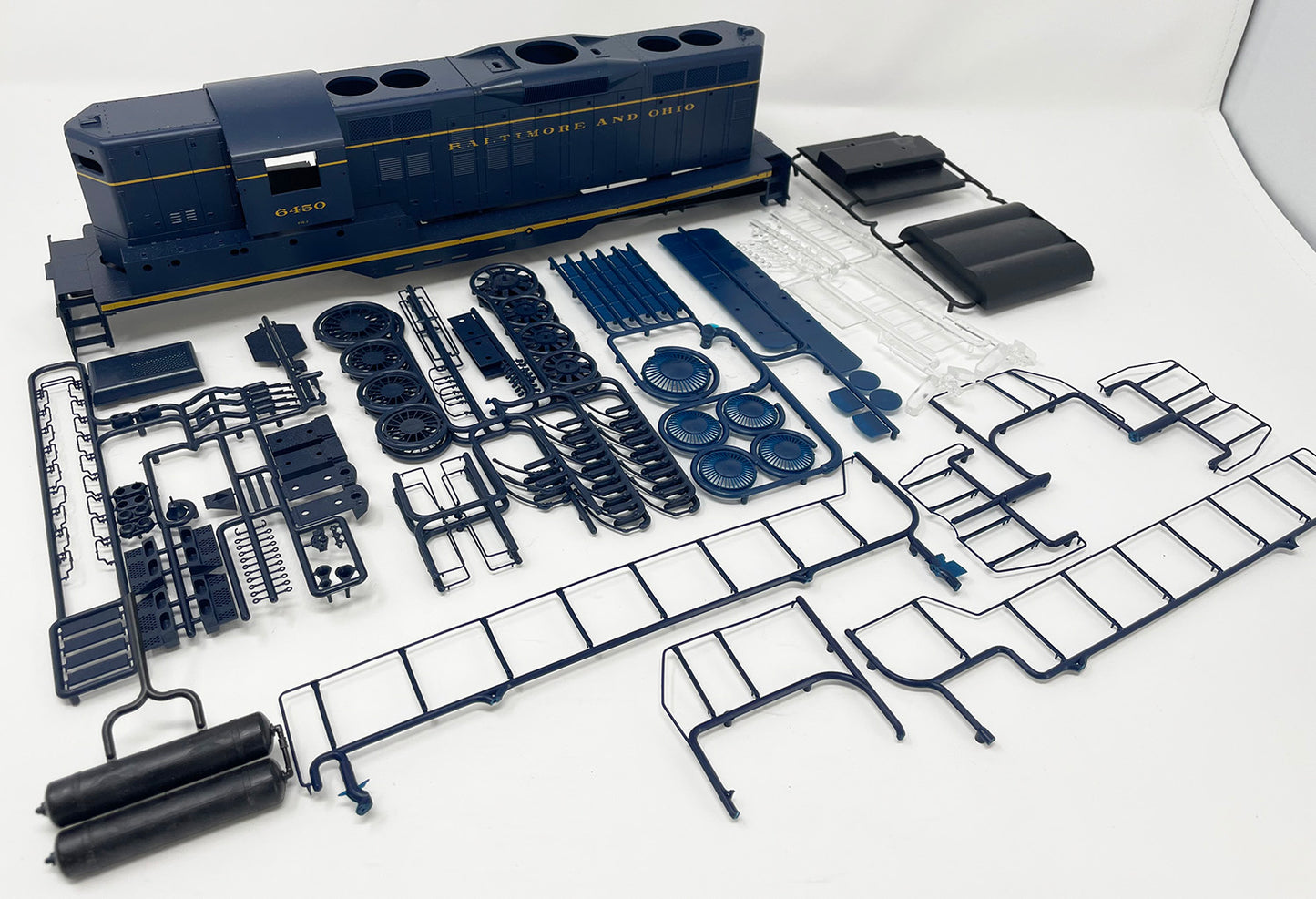 RED GP9 Shell - B&O #6450 Ptd Kit