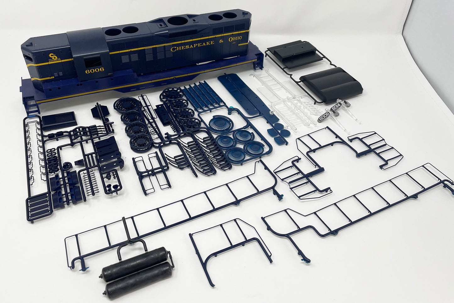 RED GP9 Shell - C&O #6006 Ptd Kit