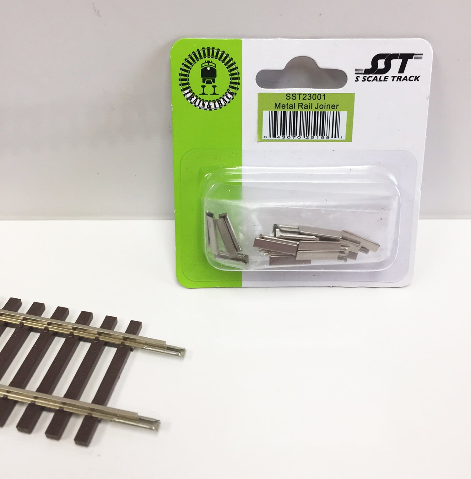 SST23301 S Metal Rail Joiners - Pkg 24 - Scale America
